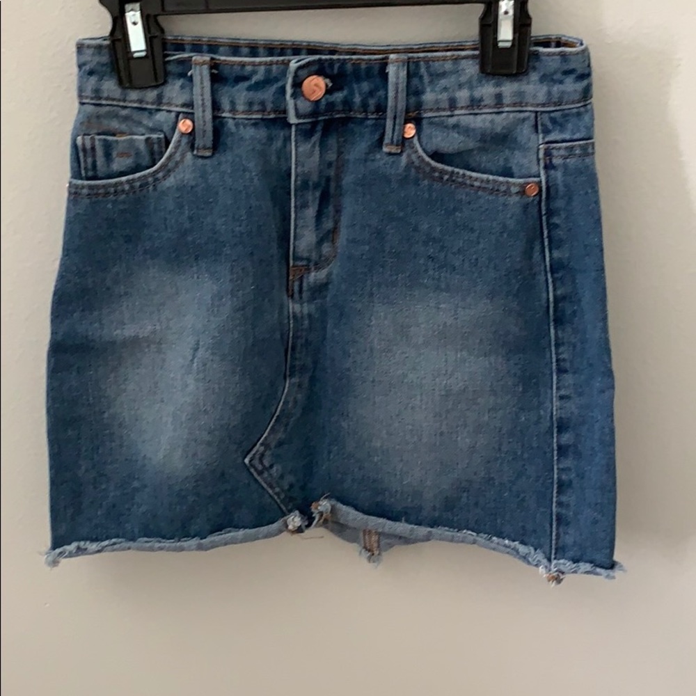 Tilly’s - Light washed blue denim jean skirt